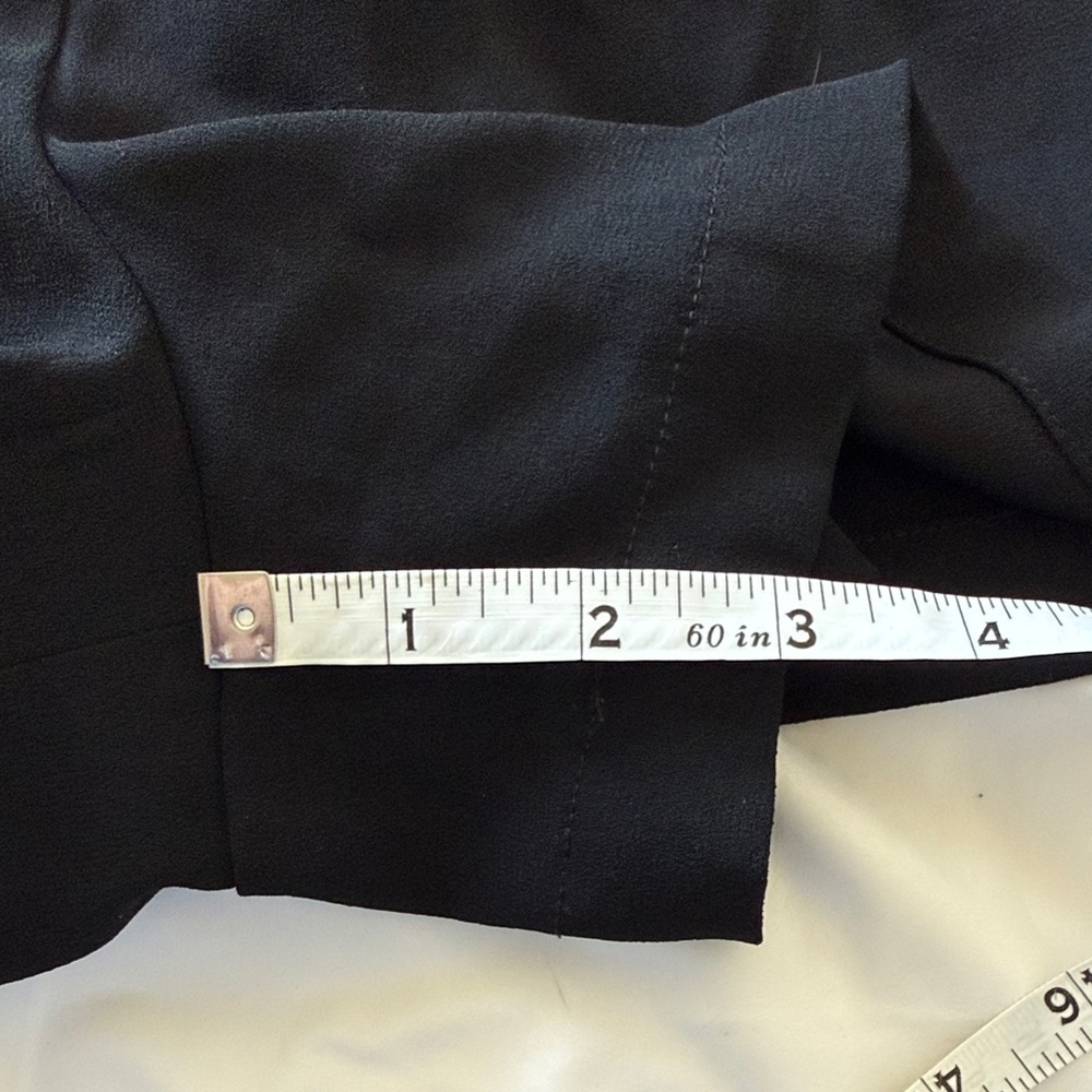 Aritzia Black Deakin 3in Shorts - Picture 6 of 8